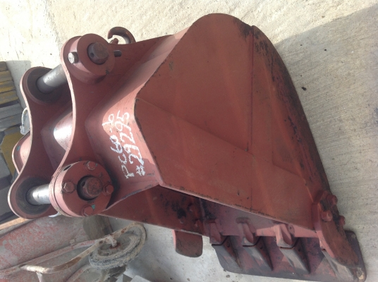 KOMATSU PC60 มีหัวเจาะ และ บุ้งกี๋