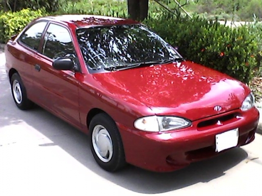 ขายHYUNDAI ACCENT1.5 สวยพร้อมใช้ เอกสารทะเบียนครบ ราคา77000บ.