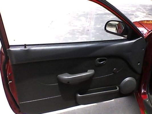 ขายHYUNDAI ACCENT1.5 สวยพร้อมใช้ เอกสารทะเบียนครบ ราคา77000บ.