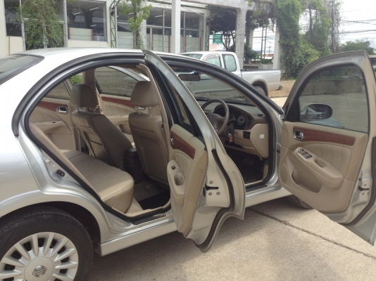 NISSAN, Super Neo 1.8 VIP ท๊อปสุด รถบ้านเดิมๆ 082-381-6797