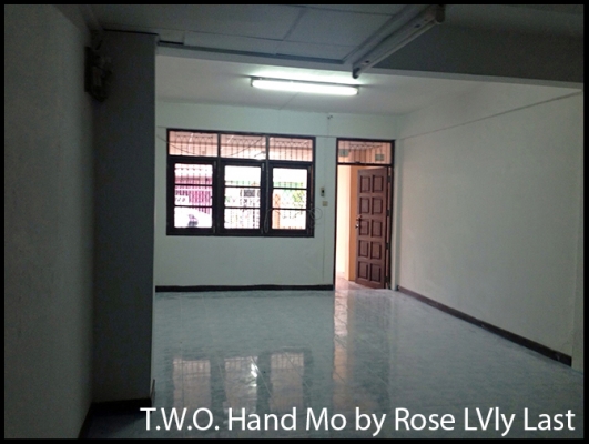 ทาวน์เฮ้าส์ 2 ชั้น อยู่ที่ เพชรเกษม 63/4 เนื้อที่ 17 ตารางวา