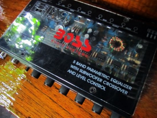 ขายปรีแอมป์  Boss 5 แบนด์