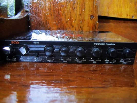 ขายปรีแอมป์  Boss 5 แบนด์