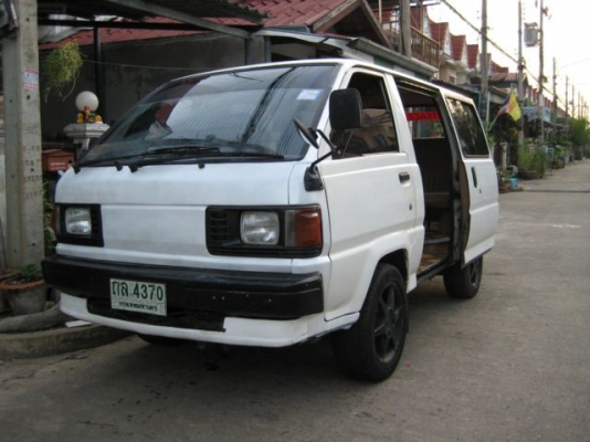 Mini Van  ดีเซล 2.0  เทอร์โบ รถเล็กคล่องตัว ประหยัดน้ำมัน สภาพสวย เครื่อง เกียร์ ช่วงล่างดี แอร์หน้าหลัง