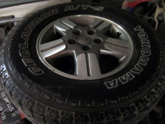 ขายแยกล้อแม็ก vigo