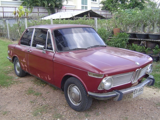 รถโบราณ BMW 2002 ค.ศ. 1971