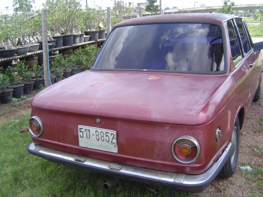 รถโบราณ BMW 2002 ค.ศ. 1971