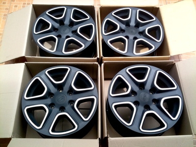 แม็กซ์ 4วงนิวฟอร์ดเรนเจอร์ใหม่ ดำเงินแต่งสีดุ ขอบ17นิ้ว กะบะ 6รู ครับ แม็กซ์ 4วงนิวฟอร์ดเรนเจอร์ใหม่ ดำเงินแต่งสีดุ ขอบ17นิ้ว กะบะ 6รู ครับ