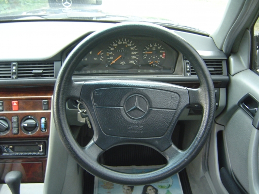 เบนซ์ E 200