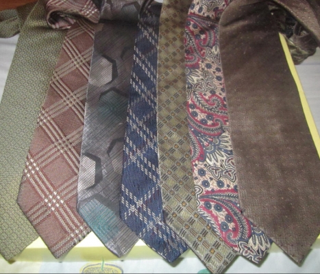 เนคไทมือสองราคาถูกๆจ้ะ ซื้อ 5 แถม 1