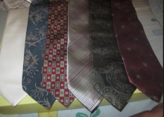 เนคไทมือสองราคาถูกๆจ้ะ ซื้อ 5 แถม 1