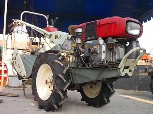 รหัสสินค้า :12000956 รถพรวนดินเดินตาม นำเข้าจากญี่ปุ่นพร้อมใช้งาน เครื่องดีเชล SSA50C-G ขนาด 5.0 PS มี8เกียร์เดินหน้า 6เกียร์ถอยหลัง 2 อุปกรณ์ครบชุด