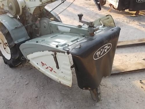 รหัสสินค้า :12000956 รถพรวนดินเดินตาม นำเข้าจากญี่ปุ่นพร้อมใช้งาน เครื่องดีเชล SSA50C-G ขนาด 5.0 PS มี8เกียร์เดินหน้า 6เกียร์ถอยหลัง 2 อุปกรณ์ครบชุด