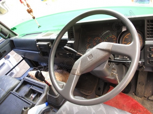 รถบรรทุก 10 ล้อบรรทุกตู้  ยี่ห้อ ISUZU