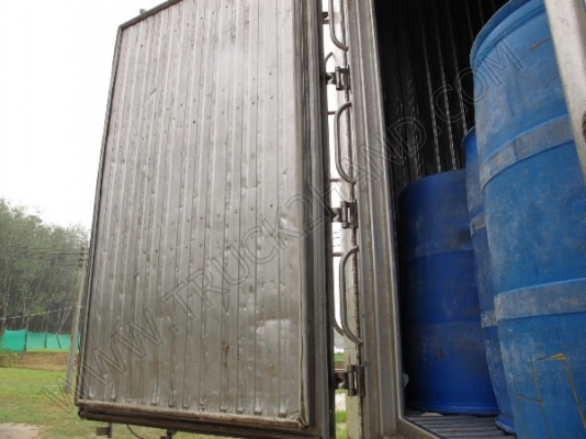 รถบรรทุก 10 ล้อบรรทุก  ยี่ห้อ HINO