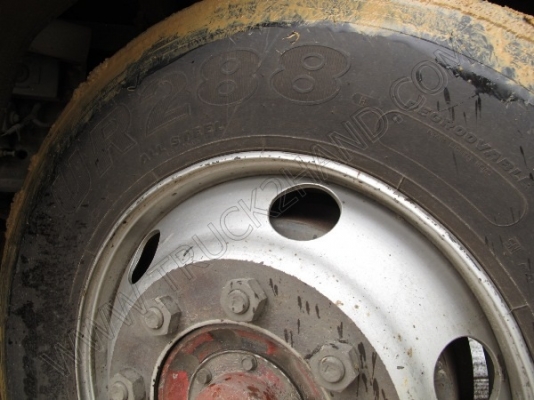 รถบรรทุก 10 ล้อบรรทุก  ยี่ห้อ HINO