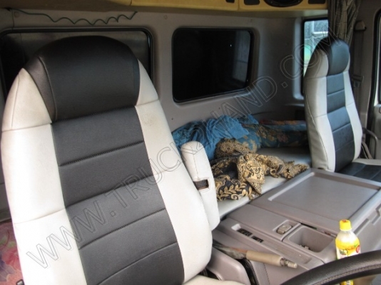 รถบรรทุก 10 ล้อบรรทุก  ยี่ห้อ HINO