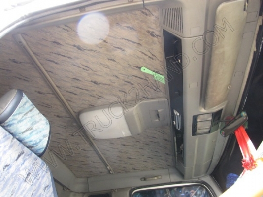 รถบรรทุก 10 ล้อบรรทุกตู้ ยี่ห้อ HINO 195 แรงม้า