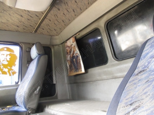 รถบรรทุก 10 ล้อบรรทุกตู้ ยี่ห้อ HINO 195 แรงม้า