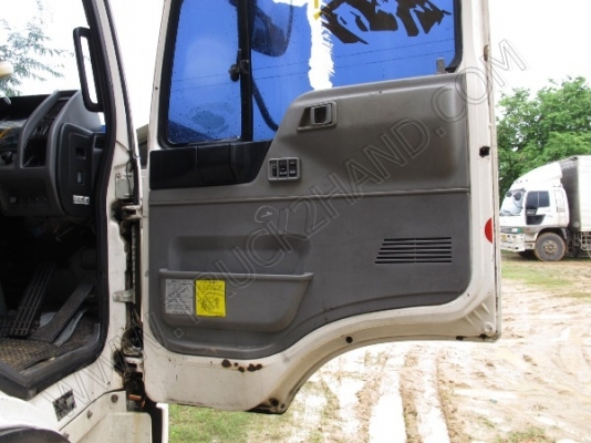 รถบรรทุก 10 ล้อบรรทุกตู้ ยี่ห้อ HINO 195 แรงม้า