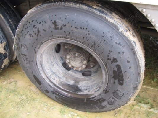 รถบรรทุก 10 ล้อบรรทุกตู้ ยี่ห้อ HINO 195 แรงม้า