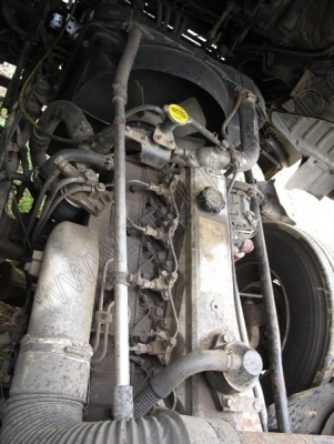 รถบรรทุก 10 ล้อบรรทุกตู้ ยี่ห้อ HINO 195 แรงม้า