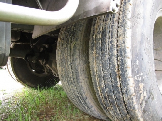 รถบรรทุก 10 ล้อบรรทุกตู้ ยี่ห้อ HINO 195 แรงม้า