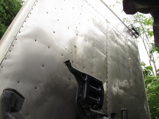 รถบรรทุก 10 ล้อบรรทุกตู้ ยี่ห้อ HINO 195 แรงม้า