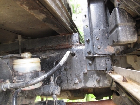 รถบรรทุก 10 ล้อบรรทุกตู้ ยี่ห้อ HINO 195 แรงม้า