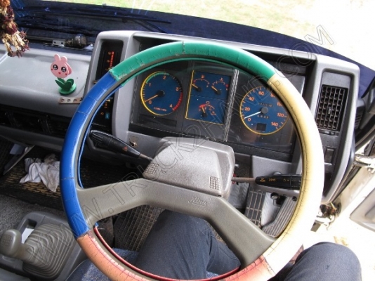 รถบรรทุก 10 ล้อบรรทุกตู้ ยี่ห้อ HINO 195 แรงม้า