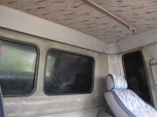 รถบรรทุก 10 ล้อบรรทุกตู้ ยี่ห้อ HINO 195 แรงม้า