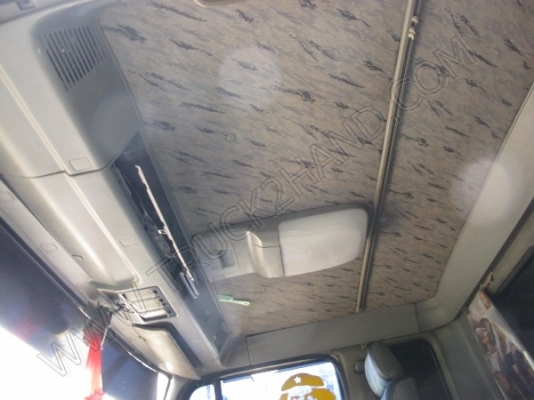 รถบรรทุก 10 ล้อบรรทุกตู้ ยี่ห้อ HINO 195 แรงม้า