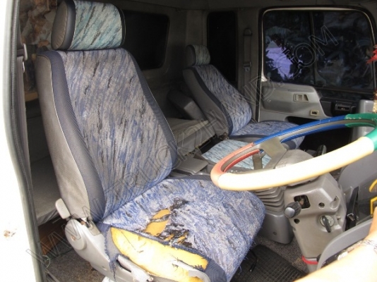 รถบรรทุก 10 ล้อบรรทุกตู้ ยี่ห้อ HINO 195 แรงม้า