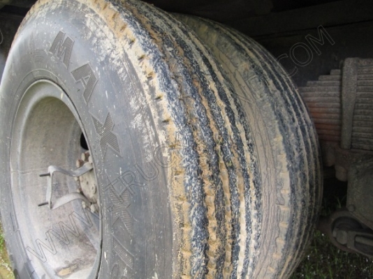 รถบรรทุก 10 ล้อบรรทุกตู้ ยี่ห้อ HINO 195 แรงม้า