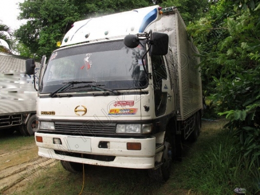 รถบรรทุก 10 ล้อบรรทุกตู้ ยี่ห้อ HINO 195 แรงม้า