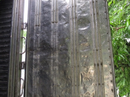 รถบรรทุก 10 ล้อบรรทุกตู้ ยี่ห้อ HINO 195 แรงม้า