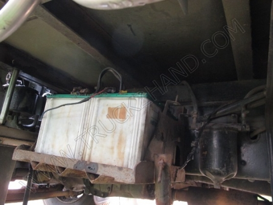 รถบรรทุก 10 ล้อบรรทุกตู้ ยี่ห้อ HINO 195 แรงม้า