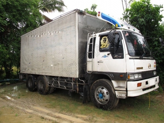 รถบรรทุก 10 ล้อบรรทุกตู้ ยี่ห้อ HINO 195 แรงม้า