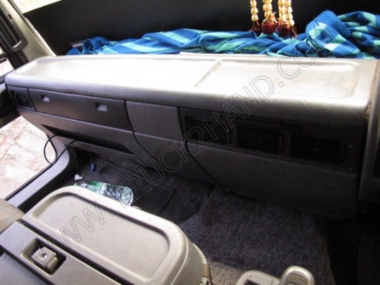 รถบรรทุก 10 ล้อบรรทุก  ยี่ห้อ HINO  180 แรงม้า