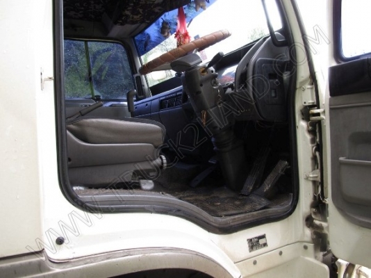 รถบรรทุก 10 ล้อบรรทุก  ยี่ห้อ HINO  180 แรงม้า