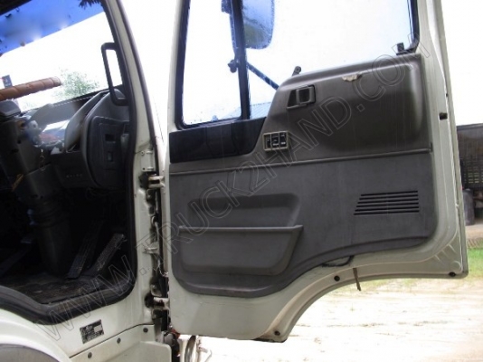 รถบรรทุก 10 ล้อบรรทุก  ยี่ห้อ HINO  180 แรงม้า