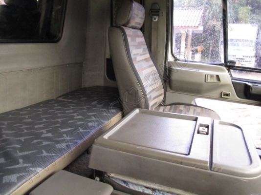 รถบรรทุก 10 ล้อบรรทุก  ยี่ห้อ HINO  180 แรงม้า