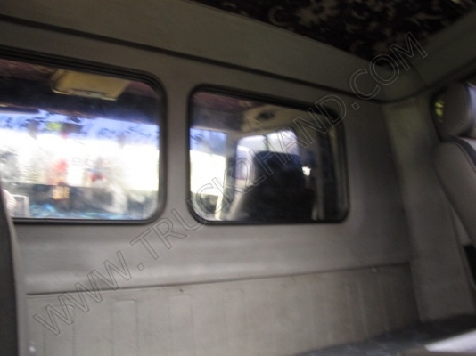 รถบรรทุก 10 ล้อบรรทุก  ยี่ห้อ HINO  180 แรงม้า