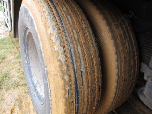 รถบรรทุก 10 ล้อบรรทุก  ยี่ห้อ HINO  180 แรงม้า