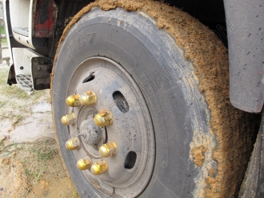 รถบรรทุก 10 ล้อบรรทุก  ยี่ห้อ HINO  180 แรงม้า