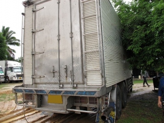 รถบรรทุก 10 ล้อบรรทุก  ยี่ห้อ HINO  180 แรงม้า