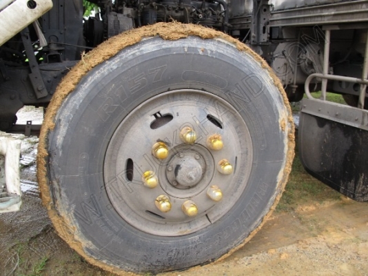 รถบรรทุก 10 ล้อบรรทุก  ยี่ห้อ HINO  180 แรงม้า