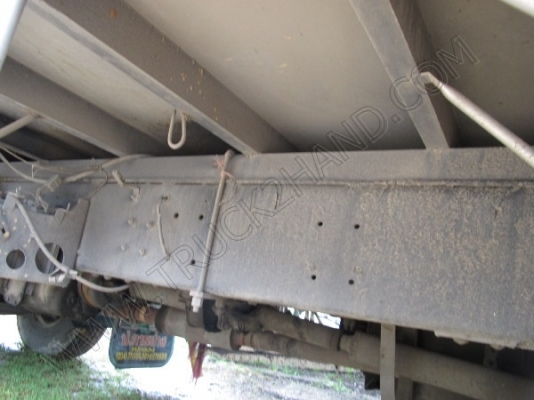 รถบรรทุก 10 ล้อบรรทุก  ยี่ห้อ HINO  180 แรงม้า