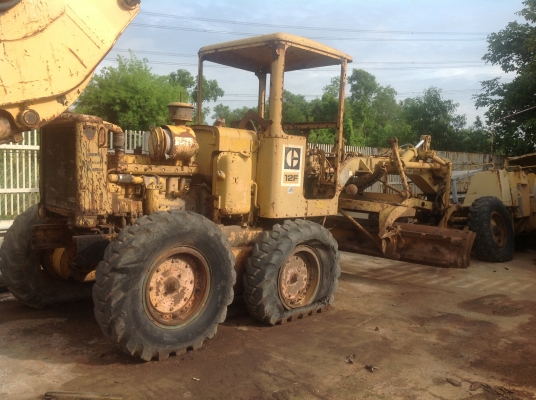 ขายอะหลั่ย รถเกรด CATERPILLAR รุ่น12F