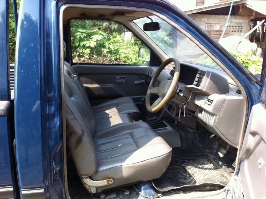 ***ขายแล้วครับขอบคุณ Truck2hand ขาย กระบะมังกรทอง ตอนเดียว 2.5 90HP ISUZU SPARK EX ปี36/93 เครื่องมังกรเดิมๆ 2.5ไดเร็กฯ แห้งดีไม่เยิ้มแรงดี ประหยัด ช่วงล่างแน่น คัสซีดี ไม่ดาม สีสวยเก็บมาแล้วแต่บาง หน้า-หลังเดิม ภายในสวยคอนโซลครบ แอร์คอมพัง พ.พาวเวอร์ พื้